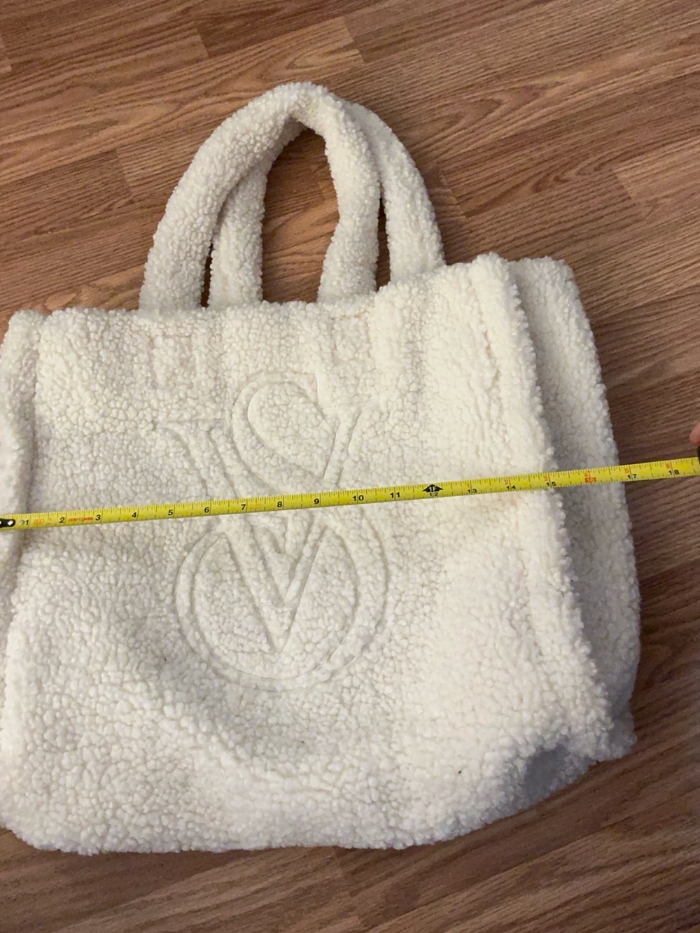 Victoria's Secret Cream Sherpa Tote Bag - Picture 5 of 6